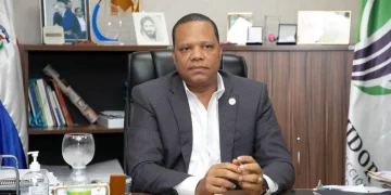 Eddy Alcántara reta a Leonel Fernández a recorrer mercados para comprobar precio libra de pollo