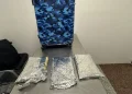 Detienen extranjero intentó viajar a España con tres láminas de presunta cocaína oculta en maleta