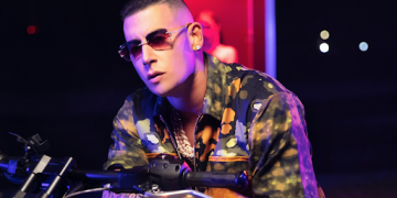 Asaltantes amordazan a Cosculluela durante robo en su residencia