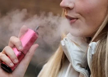 Singapur castigará con 15 latigazos y hasta 20 años de cárcel a proveedores de vapeadores