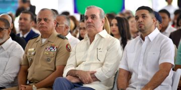 Abinader impulsa talento joven en hackathón de ciudades inteligentes