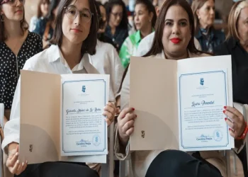 Alcaldía del DN distingue a terapeutas que atendieron a víctimas de tragedia Jet Set