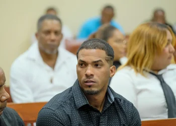 Agentes policiales brindan colaboración a familiares del pelotero Wander Franco