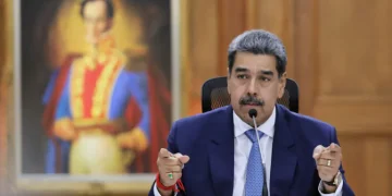 Maduro acusa a EE.UU. de buscar "guerra" para robar recursos a Venezuela