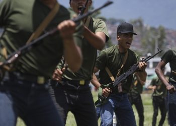 Venezuela responde con maniobras militares a la "voz amenazante" de EE.UU.