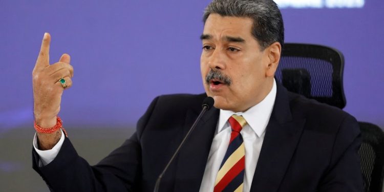 Presionado por EEUU, el dictador Nicolás Maduro dijo que no cederá ante el despliegue militar en el Caribe