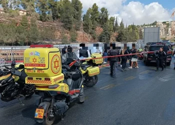 Ataque terrorista en Jerusalén: al menos cinco muertos y varios heridos en un tiroteo contra un autobús de pasajeros
