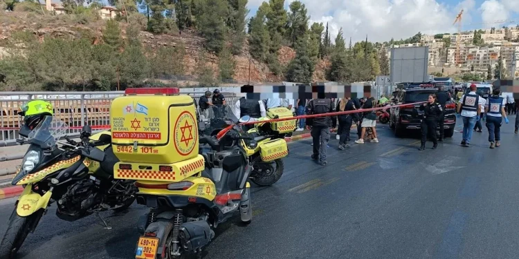 Ataque terrorista en Jerusalén: al menos cinco muertos y varios heridos en un tiroteo contra un autobús de pasajeros