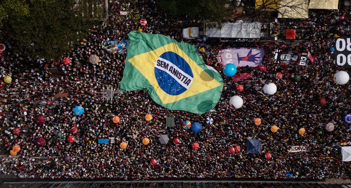 Brasil: Masivas marchas contra una amnistía a Bolsonaro y un blindaje para legisladores