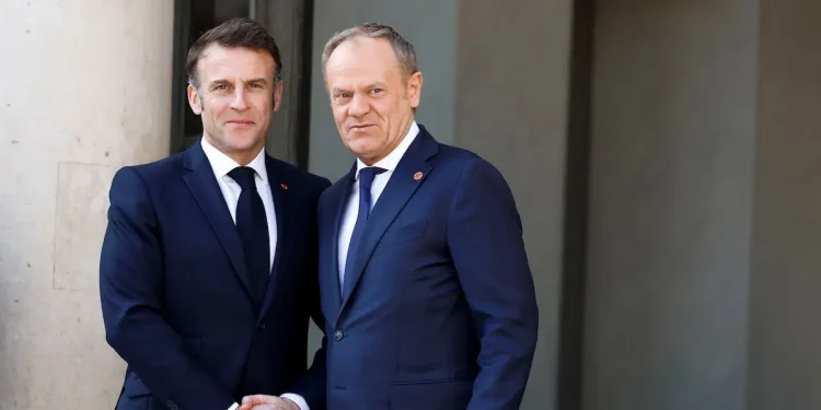 Francia le enviará aviones a Polonia para reforzar su defensa y el Reino Unido anunció nuevas sanciones contra Rusia