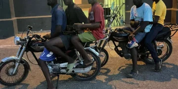 Ejército incauta motocicletas y arresta a cinco haitianos en Palo Verde, Montecristi