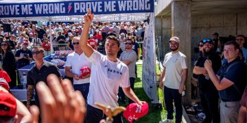 FBI recupera arma homicida y analiza videos del asesino de Charlie Kirk: “Parece ser de edad universitaria”