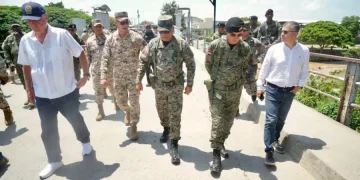 Ministro de Defensa encabeza recorrido por la frontera junto a asesores del Poder Ejecutivo