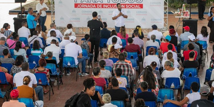 CONADIS lleva jornada a Higuey con el apoyo de autoridades y el sector turístico en favor de las personas con discapacidad
