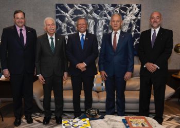 Presidente ejecutivo de Banreservas recibe visita de ejecutivos del BHD