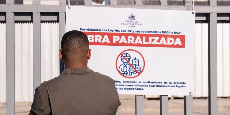 Paralizan operaciones de varias naves y plazas comerciales en GSD por riesgo de seguridad estructural