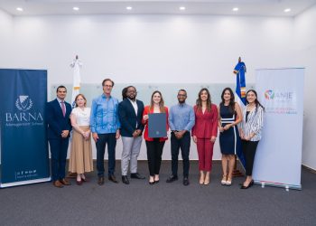ANJE y BARNA firman convenio para elevar formación directiva y el liderazgo empresarial en RD