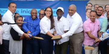 Alcaldesa Betty Gerónimo da primer palazo para construcción de obras del Presupuesto Participativo por más de RD$53 MM