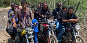 Ejército detiene 3 dominicanos que transportaban 7 haitianos en motocicletas en Valverde