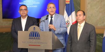 Presidente Abinader entrega informe con irregularidades de SENASA ante Procuraduría