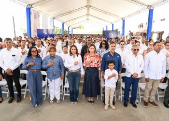 Ministerio Mujer transforma la vida de 36 mujeres a través del "Bono Mujer"