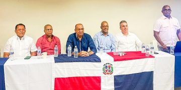 Deligne visita seccionales del Caribe promoviendo fortalecimiento PRM