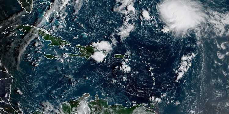 Indomet advierte vaguada continuará generando aguaceros y tronadas este fin de semana