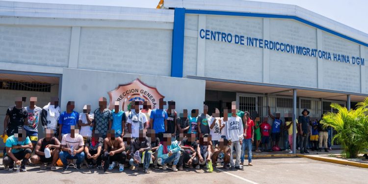 Más de 1,300 detenidos y 958 deportados en operaciones a nivel nacional de la DGM