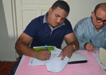 Abel Acosta, Presidente del PLD en Baitoa y dirigente comunitario, renuncia junto al 98% de la dirigencia municipal