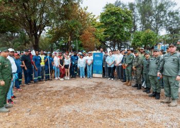 Alcaldía del DN e instituciones aliadas retiran siete toneladas de desechos de Playa Manresa