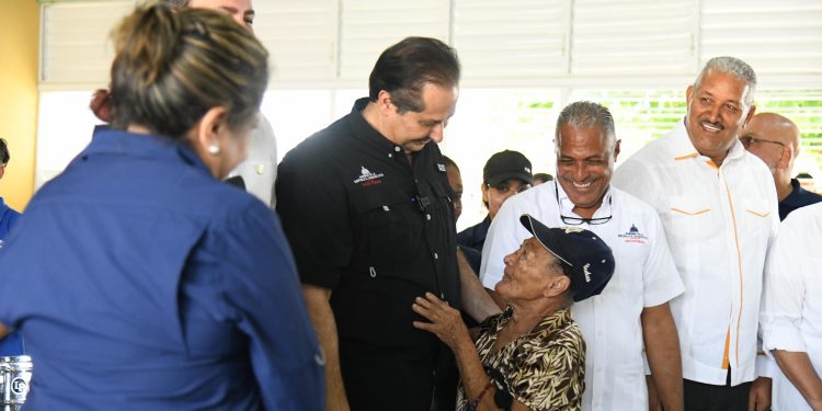 Ministerio de Salud brindó servicios de salud gratuitos a más de dos mil personas en San José de Ocoa
