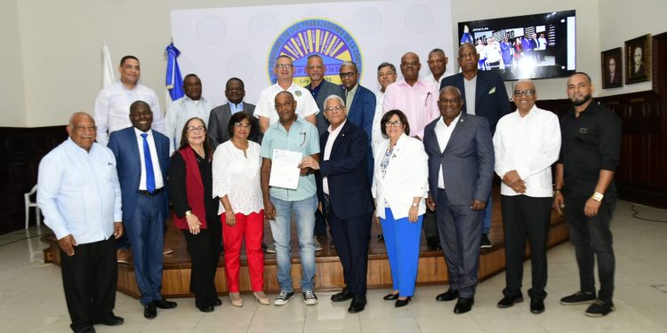 FOPETCONS reconoce a trabajadores de la construcción con la entrega de 125 nuevas pensiones