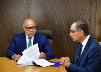 Doctor Santiago Hazim defiende honradez de su gestión y recuerda que fue él quien denunció las irregularidades en Senasa