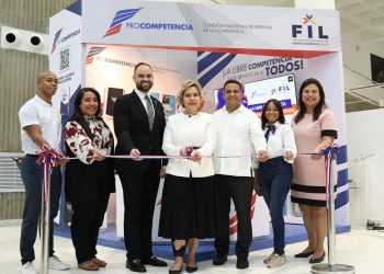 ProCompetencia inaugura su stand en la Feria Internacional del Libro Santo Domingo 2025