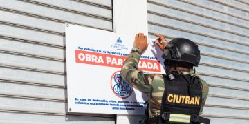 MIVED paraliza operaciones de varias naves y plazas comerciales en el Gran Santo Domingo