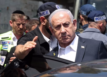 Netanyahu visitó el lugar del ataque mortal en Jerusalén y aseguró que hay una “gran guerra contra el terrorismo”