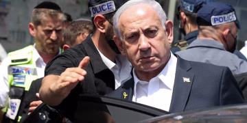Netanyahu visitó el lugar del ataque mortal en Jerusalén y aseguró que hay una “gran guerra contra el terrorismo”