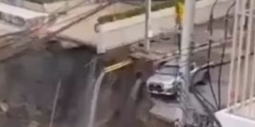 Gran socavón frente a hospital Bangkok obliga evacuación urgente de la zona