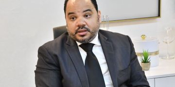 Defensor del Pueblo Pablo Ulloa visita Cabral y recibe múltiples denuncias por despojo de agua en la Laguna