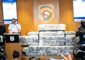 Autoridades ocupan 448 paquetes de cocaína en costas de Peravia