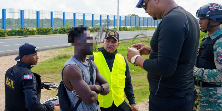 DGM y Fuerzas detienen 1,329 indocumentados y repatrían 1,711 a través de puertas fronterizas  