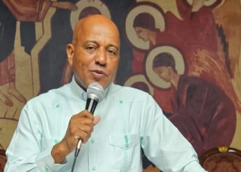 Obispo electo de la Diócesis Stella Maris encabeza reunión con sacerdotes