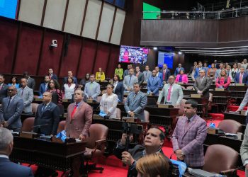 Aprueban resolución que recomienda al presidente crear organismo de persecución de los delitos migratorios