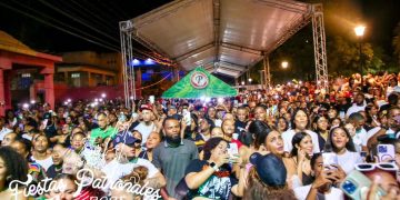 Azua inicia fiestas patronales con noche memorable junto a Yiyo Sarante