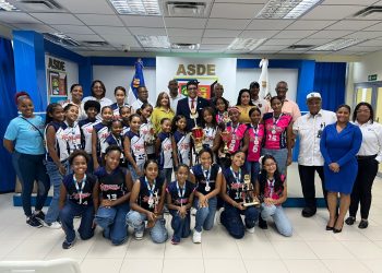 Campeonas de Villa Carmen celebran triunfo con apoyo del Ayuntamiento y Seaboard