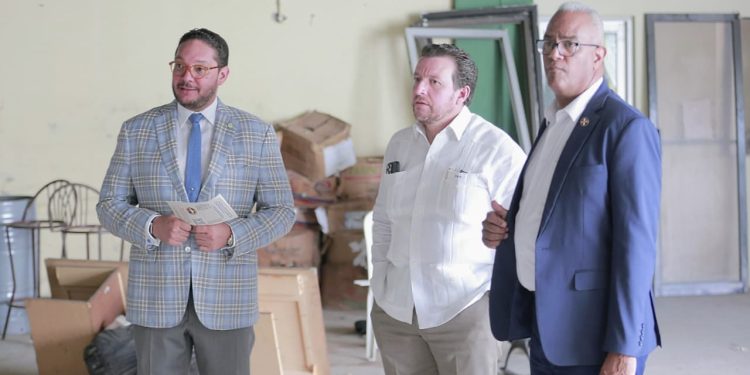 Canciller de Unicaribe y Rector de la UCE formarán parte del Patronato de la Hermandad