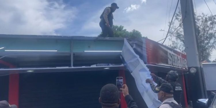 Intervienen "Drink Sinaloa" negocio que promovía con figuras del narcotráfico