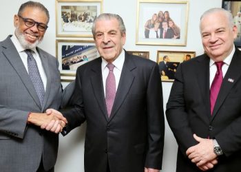 Modesto Guzmán agota agenda en Chile; busca traer experiencias de programas sociales