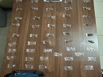 Policía apresa hombre en punto de drogas en San Carlos e incauta 57 porciones de sustancias