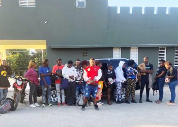 Ejército detiene a 16 indocumentados en una jeepeta y una motocicleta que flanqueaba el vehículo en San Juan de la Maguana